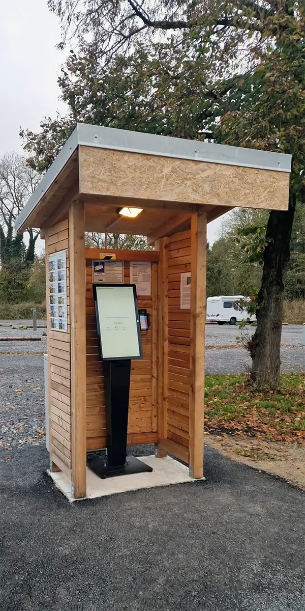 Vielseitiger Allrounder – 24/7 Terminal für Wohnmobilstellplätze und Campingstellplätze